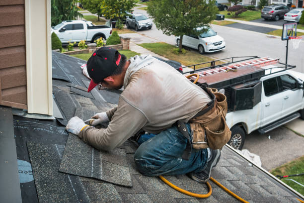Professional Emergency Roof Repair technician working in Hampton, NJ